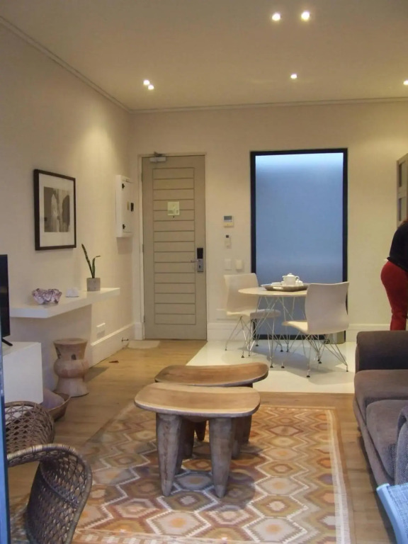 210 Gallery Luxury Studio Apartment