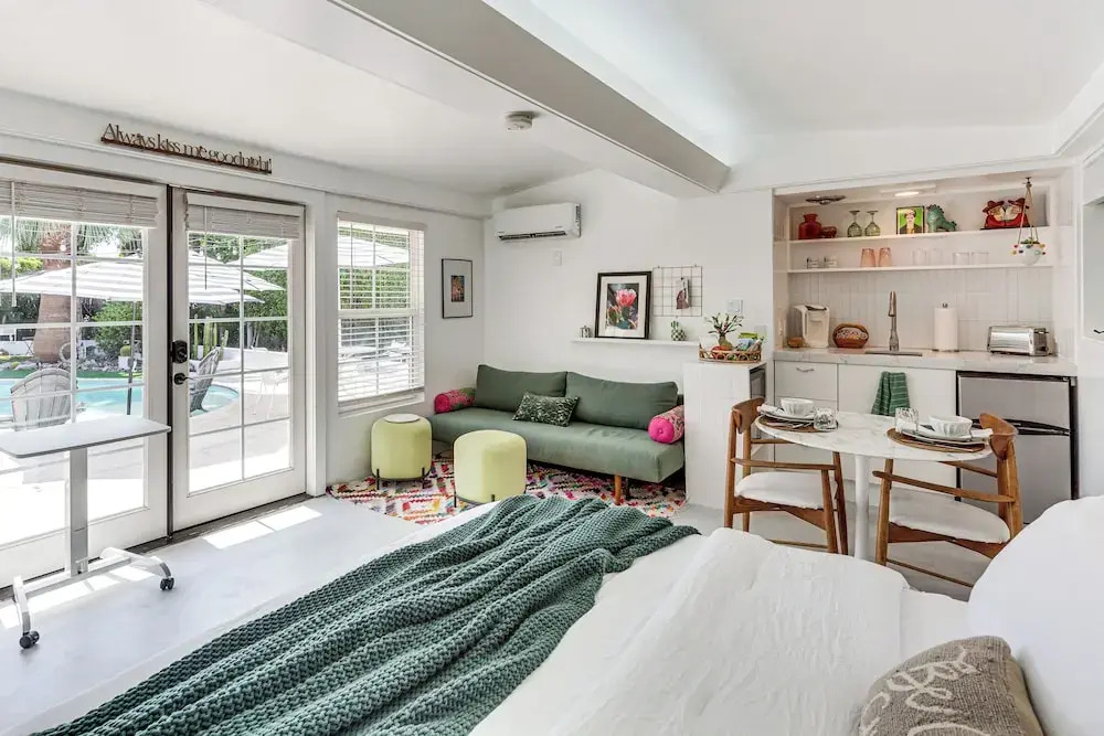 5 Blocks to El Paseo: Palm Desert Casita w/ Pool