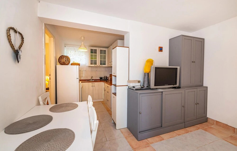 Stunning Apartment in Obrovac, Meka Draga With Wifi and 2 Bedrooms