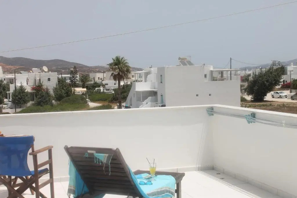 V-rooms in Milos Cyclades