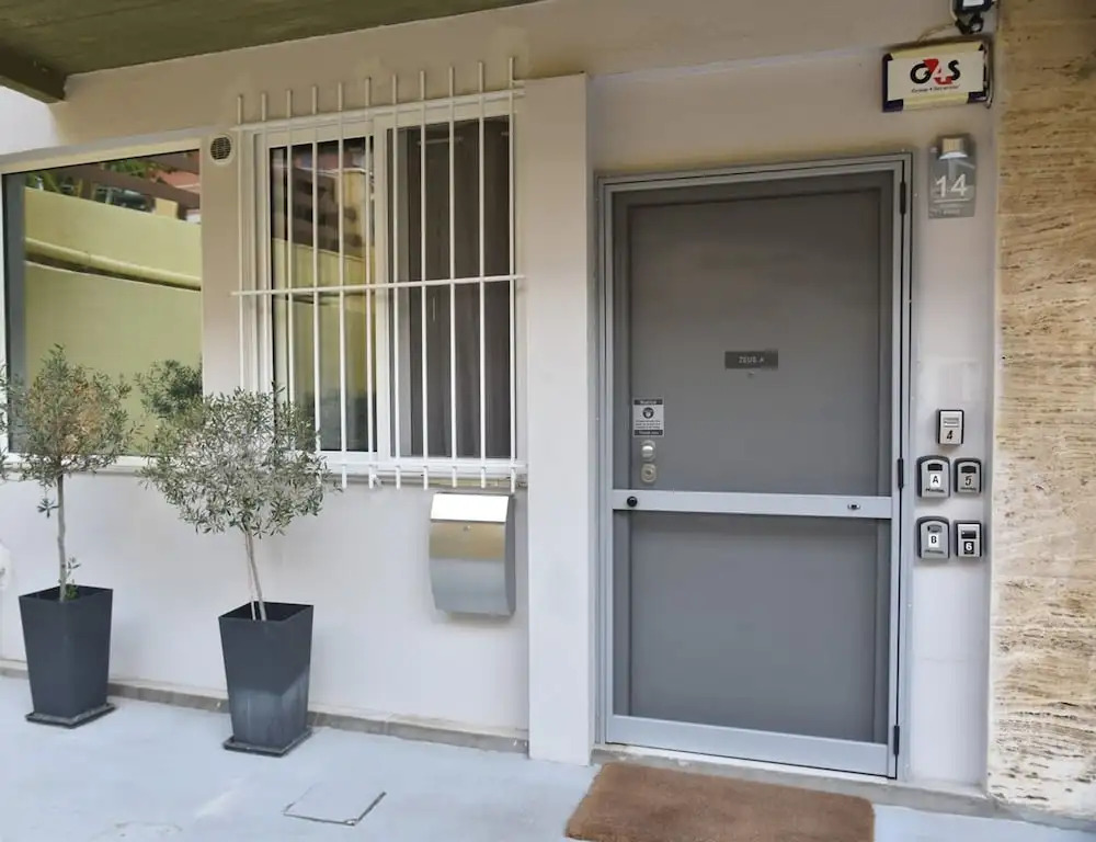 Athens Zeus A by Super Host Hub