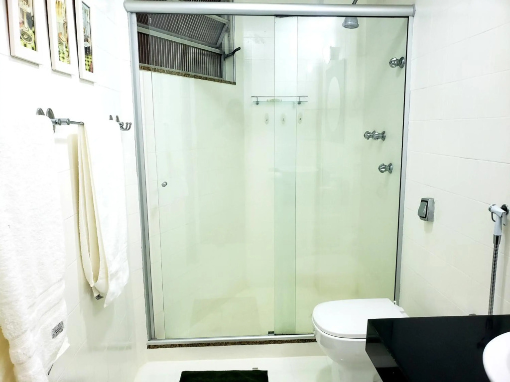 Apartamento COPACABANA REFORMADO - 400m da PRAIA, 2 QUARTOS, Portaria 24h, Wi-Fi, Ar condicionado, Cozinha Completa, Churrasqueira no prédio
