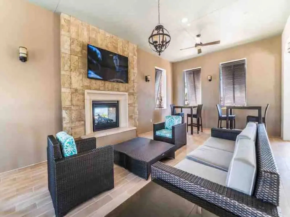 Cozy and Spacious 5BR With Pool Near Disney Parks