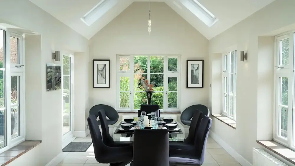 Superb 4BD Stay in Wyton and Houghton Village