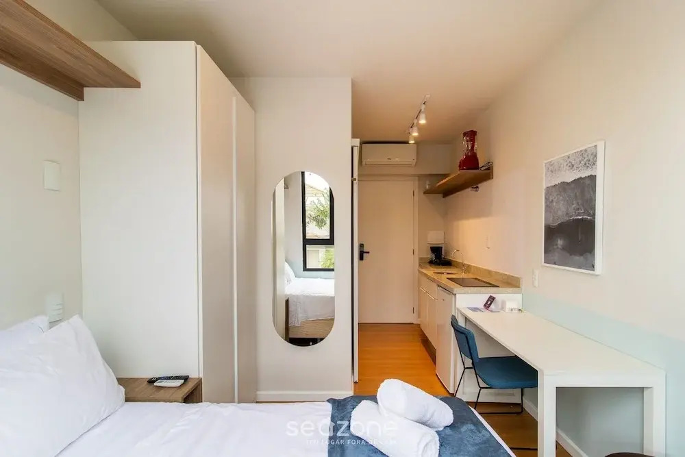 Modern Studio Just Minutes From the Beach Sid0209