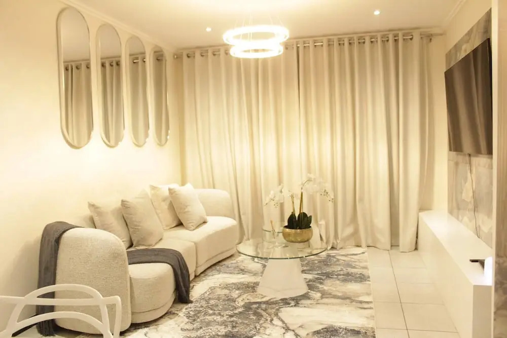 Stunning 2 bed Apartment Near Monte Casino
