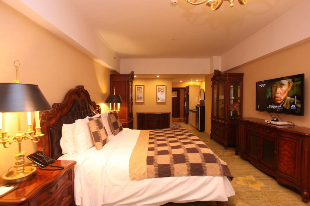 Chengdu Longhu Haibin Hotel
