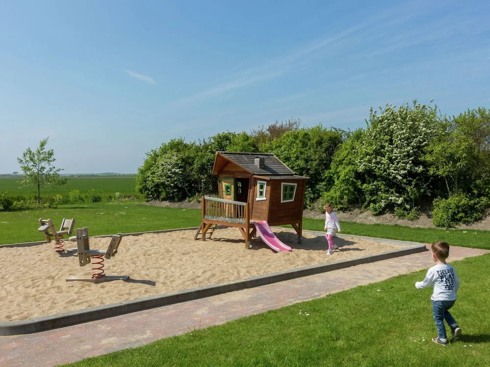 Very attractive holiday home near the beach of Westkapelle