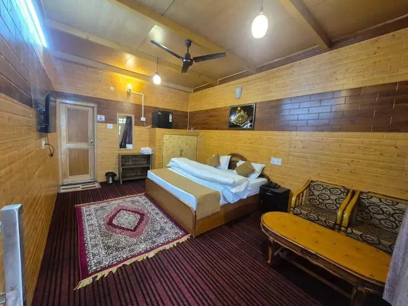 Regal Retreat