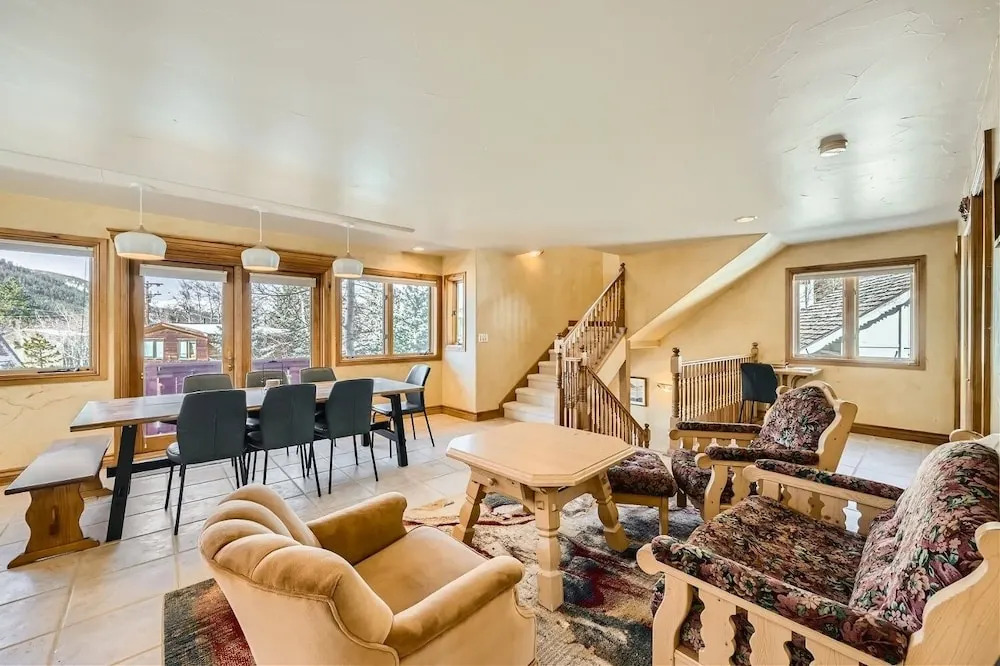 137 Rasor Drive 4 Bedroom Home by RedAwning