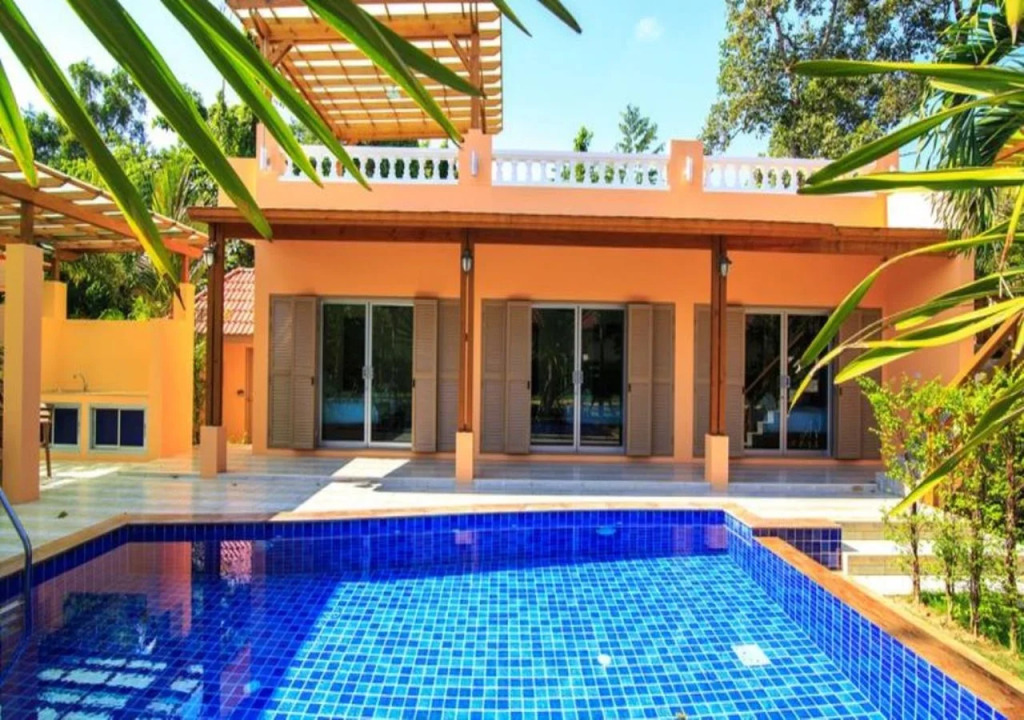 Villa Blanca Hotel & Restaurant