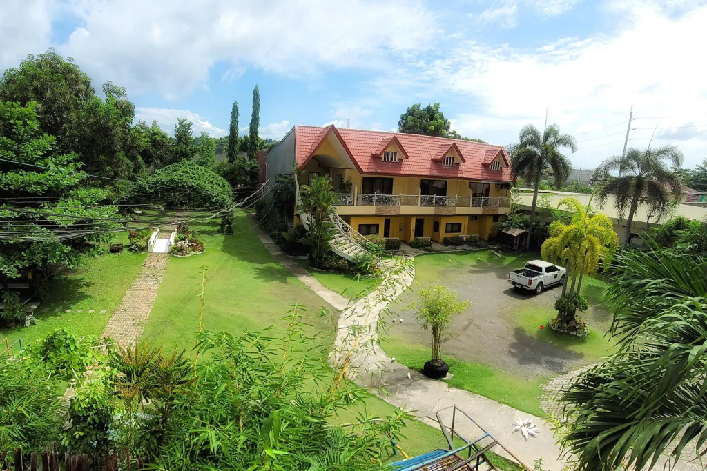 Sunny Point Hotel