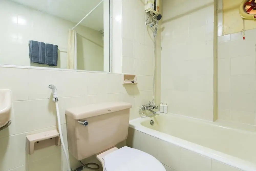 Trendy 2 BR in Thonglor by Pat