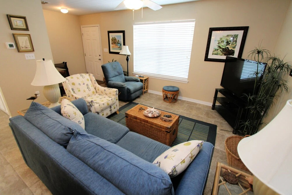 Alabama Sands #10 2 Bedroom Condo by RedAwning