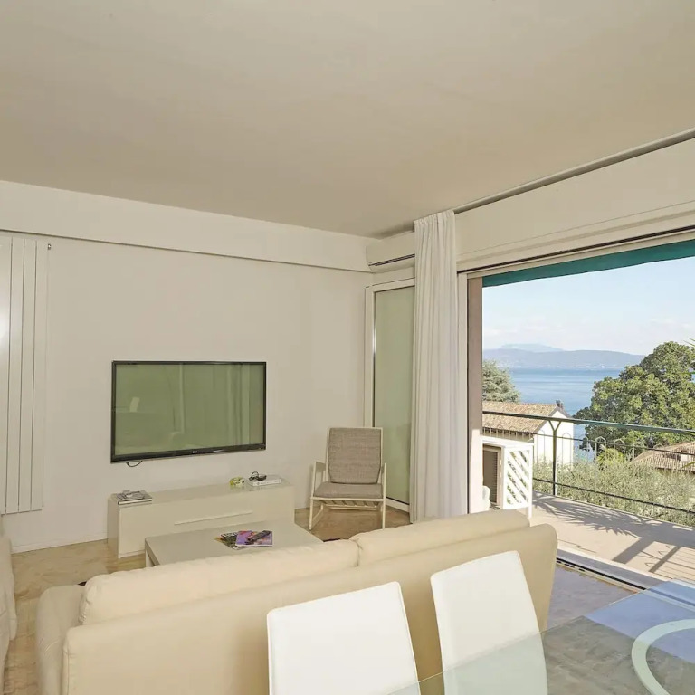 Blu View Apartment in Salo