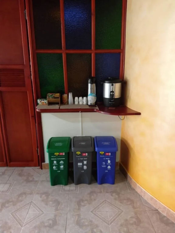 Hostal FIND LAND & A REST