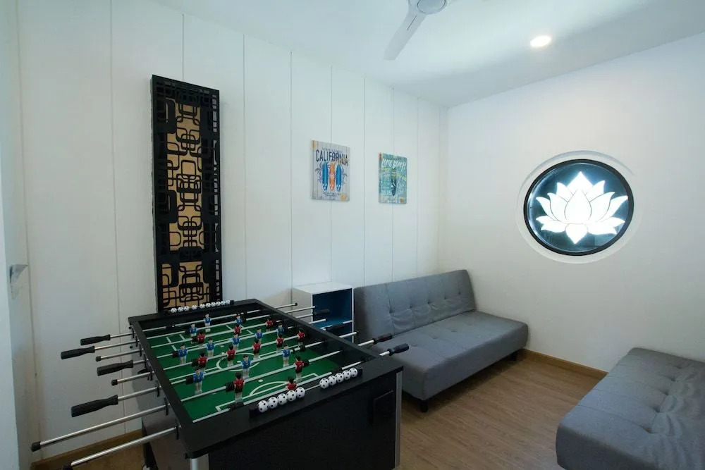 Happy Family Villa - 6 bedrooms Phuket Private Pool Villa 300 meters to the sea