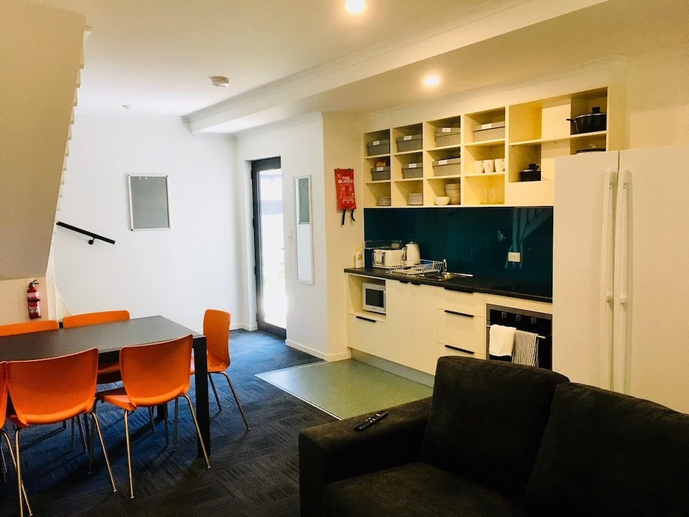 Redhill Cairns Living - Pembroke St