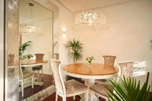 Deluxe Apt-Views to historic Maria Cristina Hotel