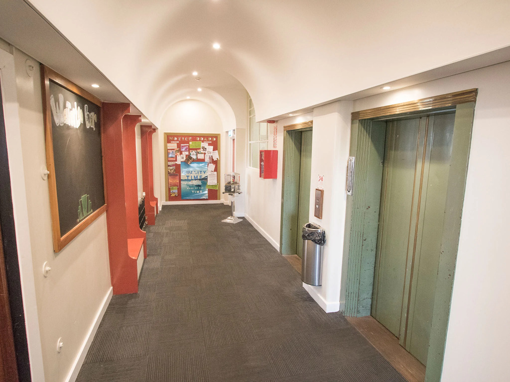 Hotel Waterloo & Backpackers