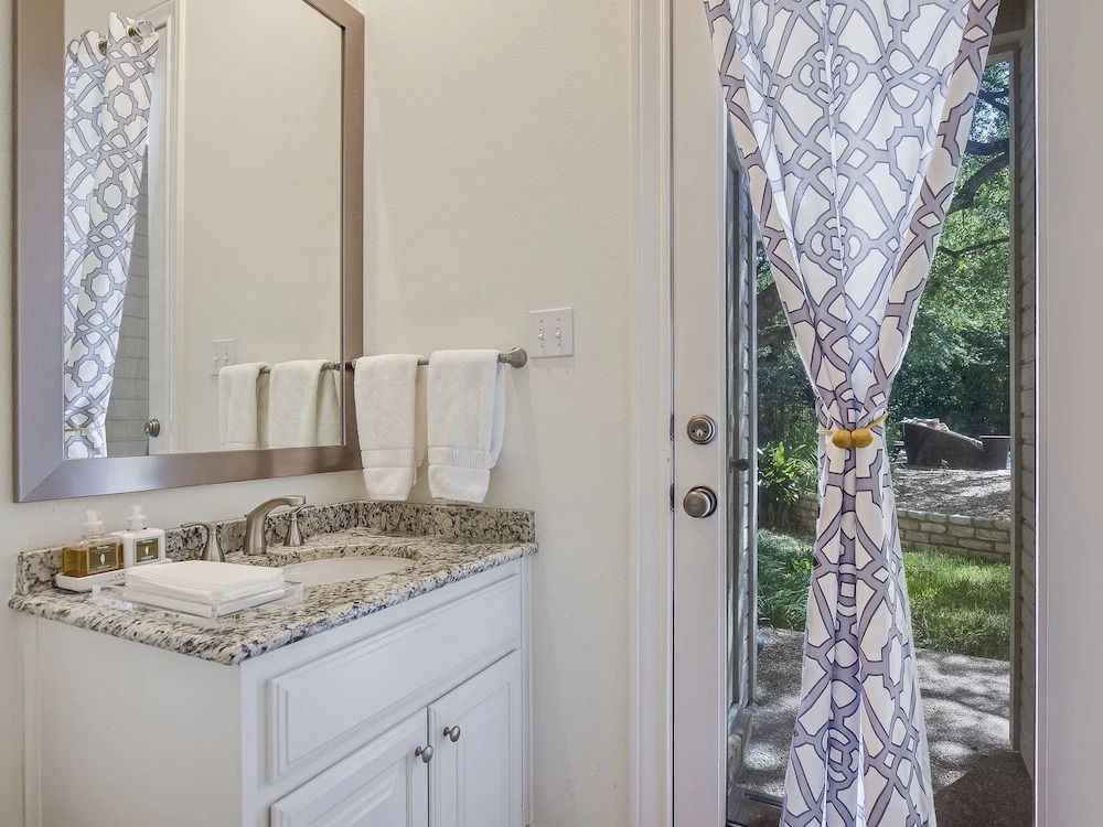 The Austin Country Club Estate - 5 Br Home