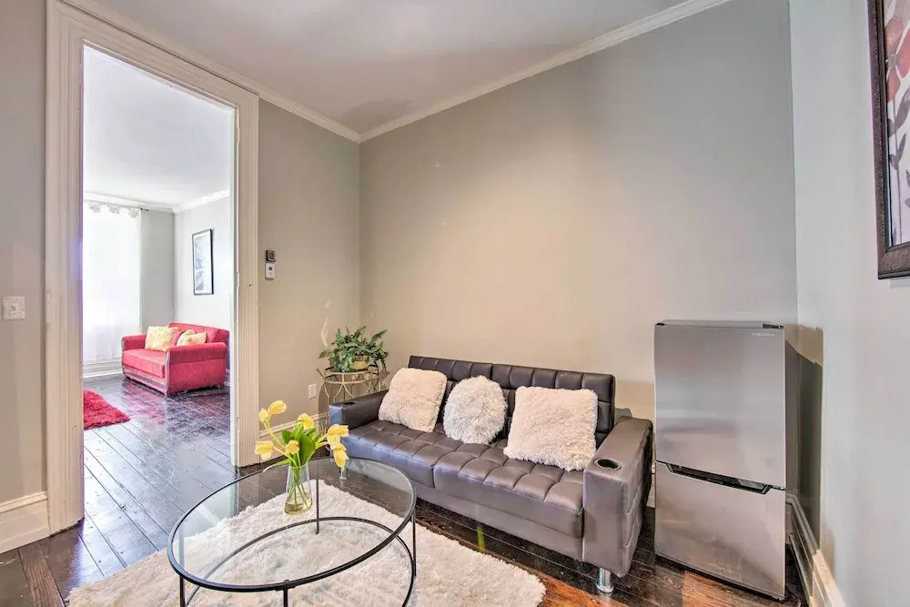 1 Mi to Dtwn: Historic Harrisburg Home
