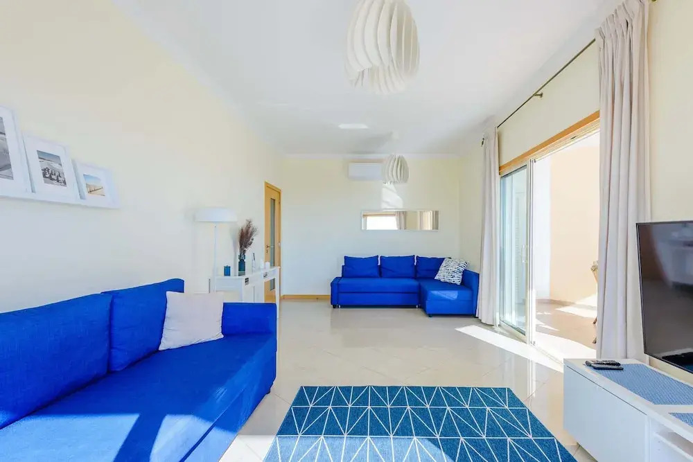 Sea view Apartment with 3 spacious Terraces & 2 Swimming pools
