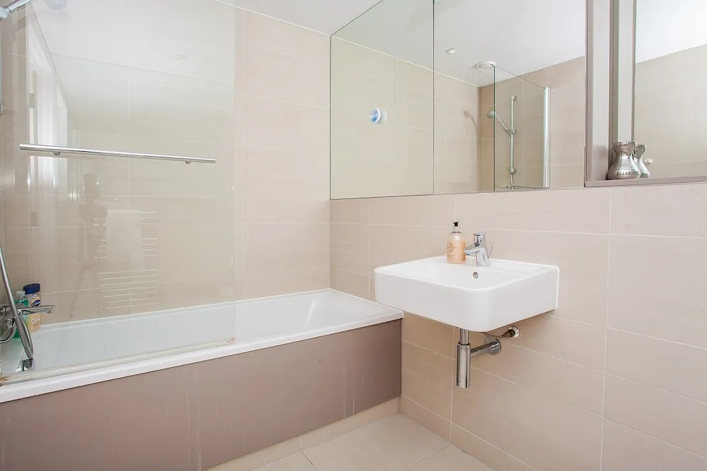 2 Bedroom Apartment With Balcony