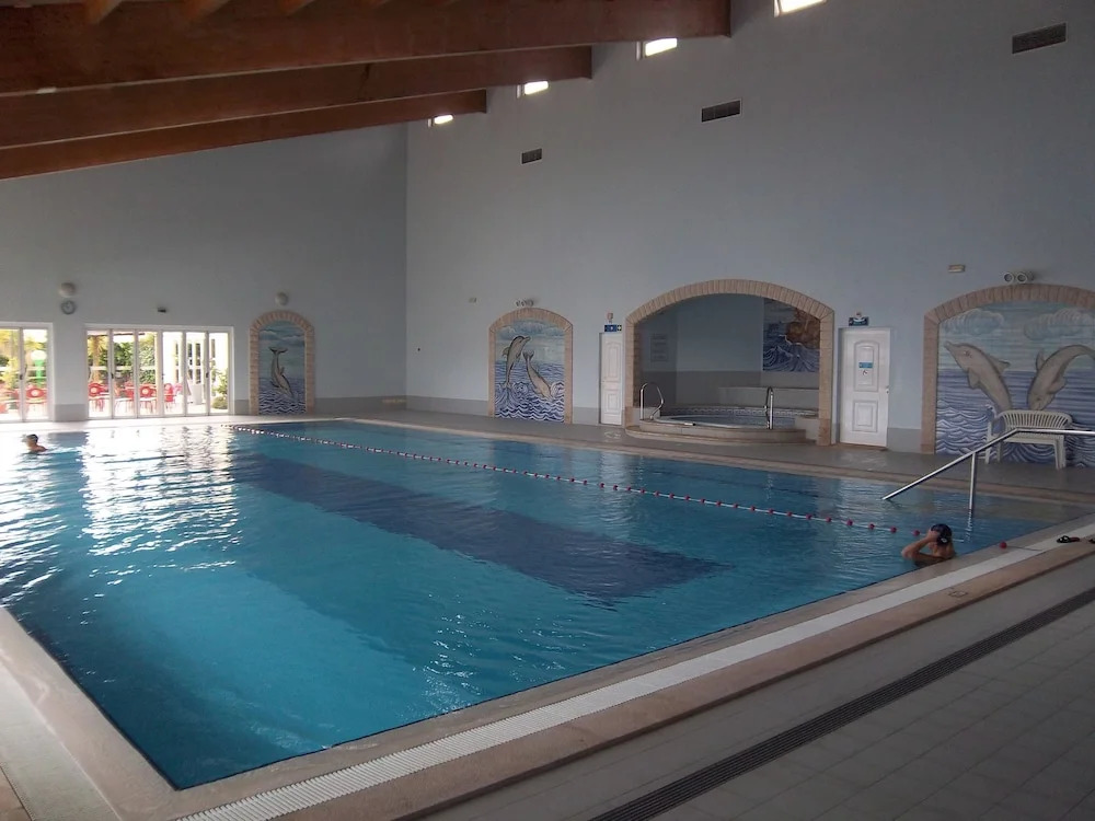 Villa Oasis, Piscina, Jacuzzi, Ténis e Praias!