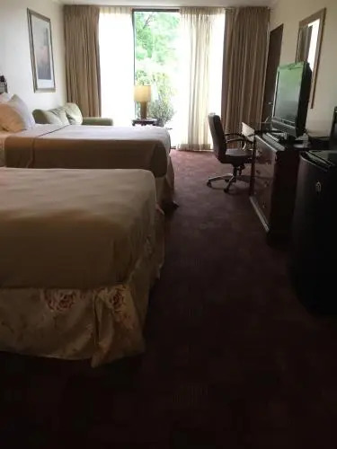 Cheshire Motor Inn
