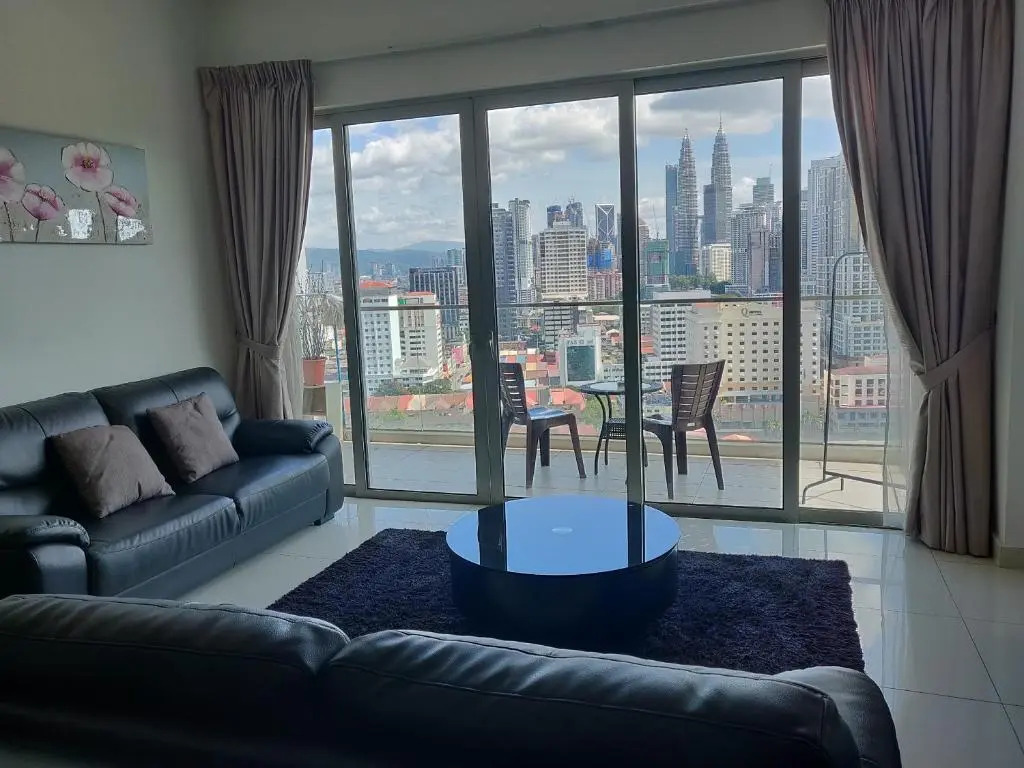 City Skyline View Residence by Rainbow near PWTC