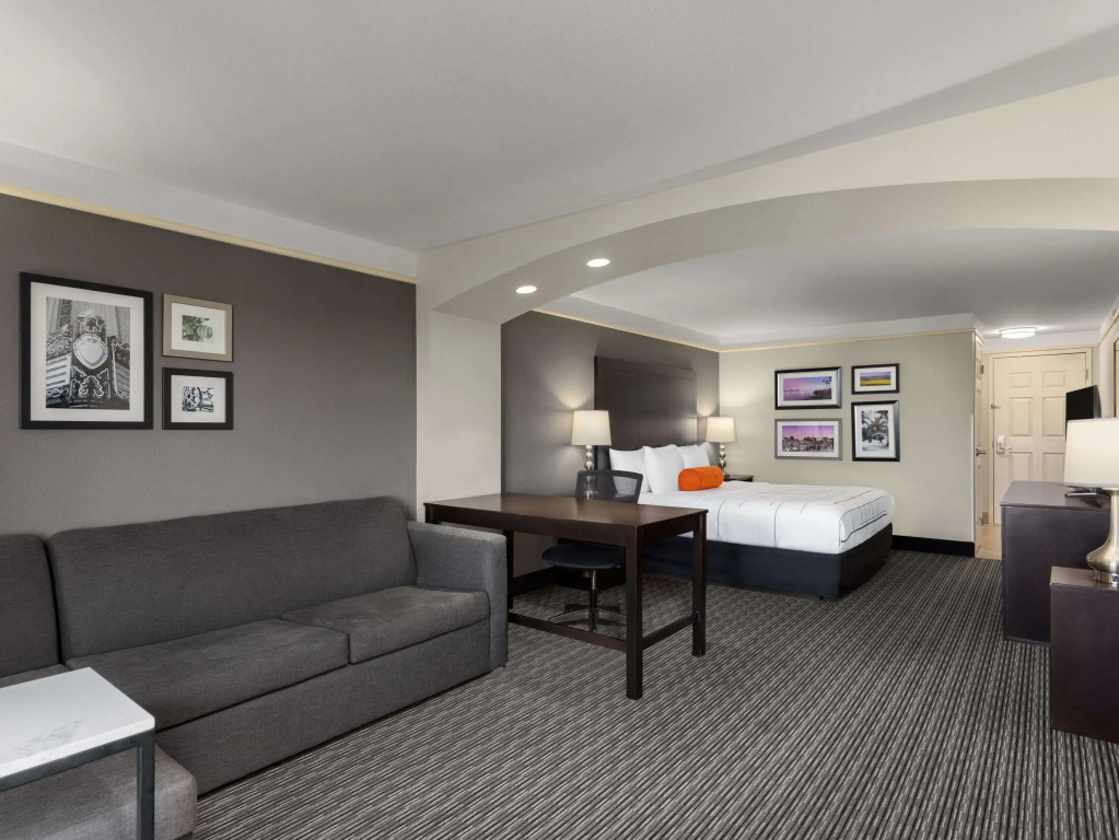 La Quinta by Wyndham Santa Clarita - Valencia