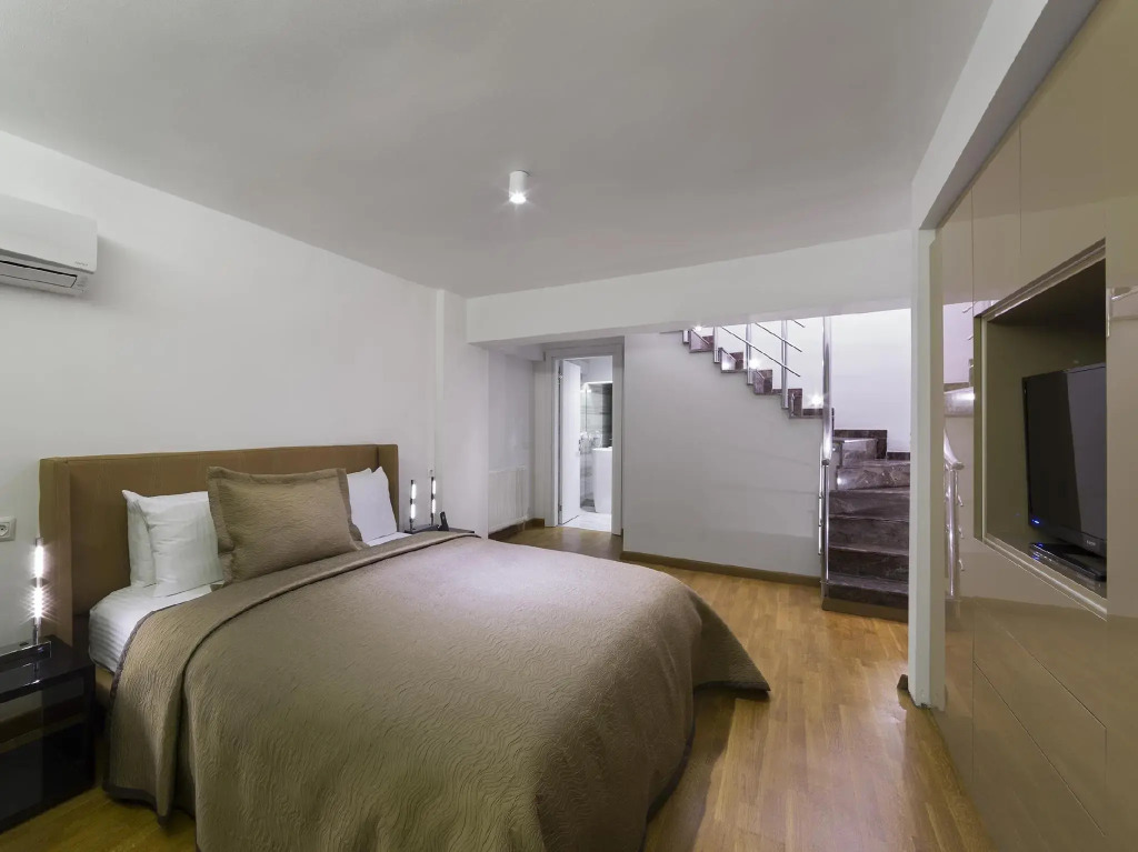 The Place Suit & Apartments
