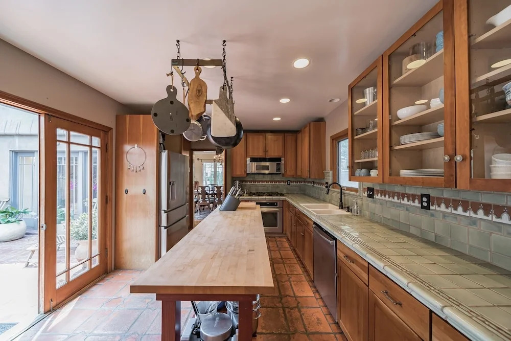 1925 Spanish Villa Retreat Near Disneyland In Historic Park Santiago 3 Bedroom Home by Redawning