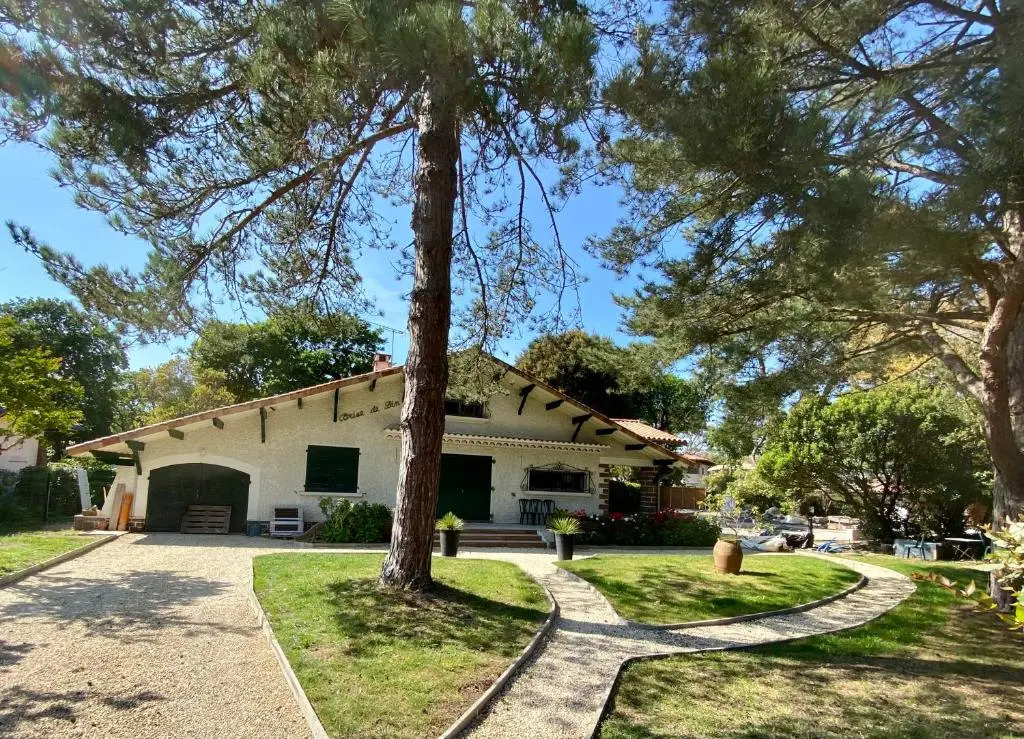Villa de charme avec piscine à 500m des plages