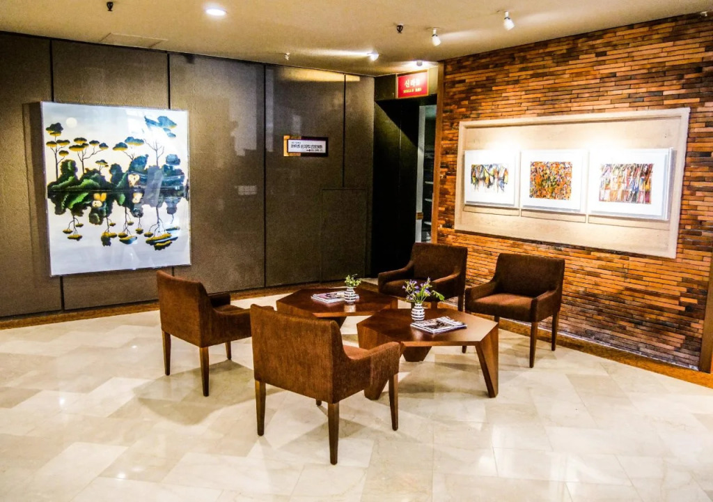 Kolon Hotel