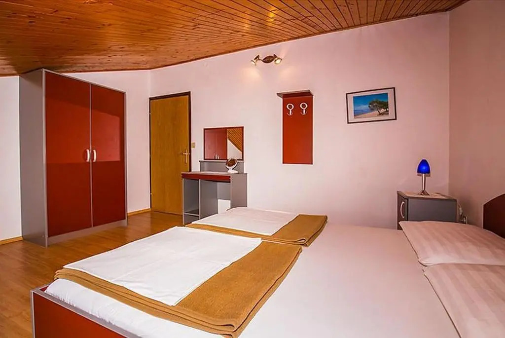 Beautiful apartment with back yard and terrace AE1259 - Apartments Vjenceslava XX