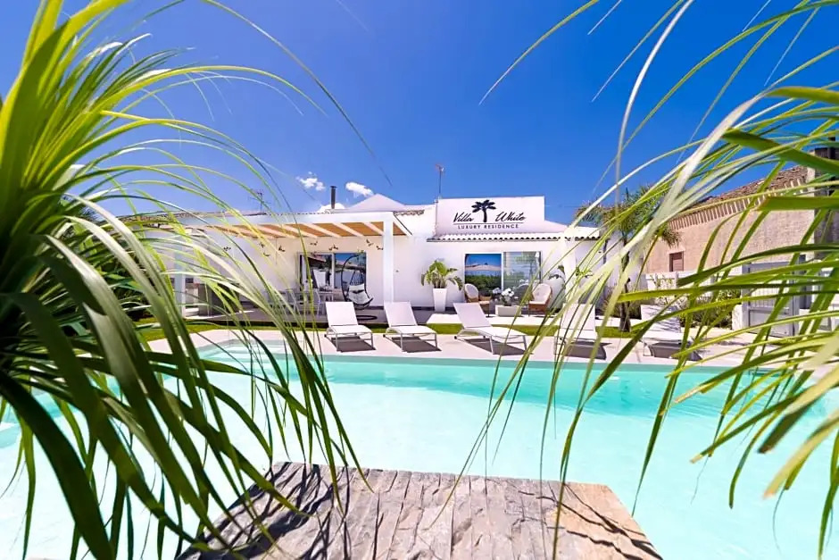 Villa White Luxury Residence
