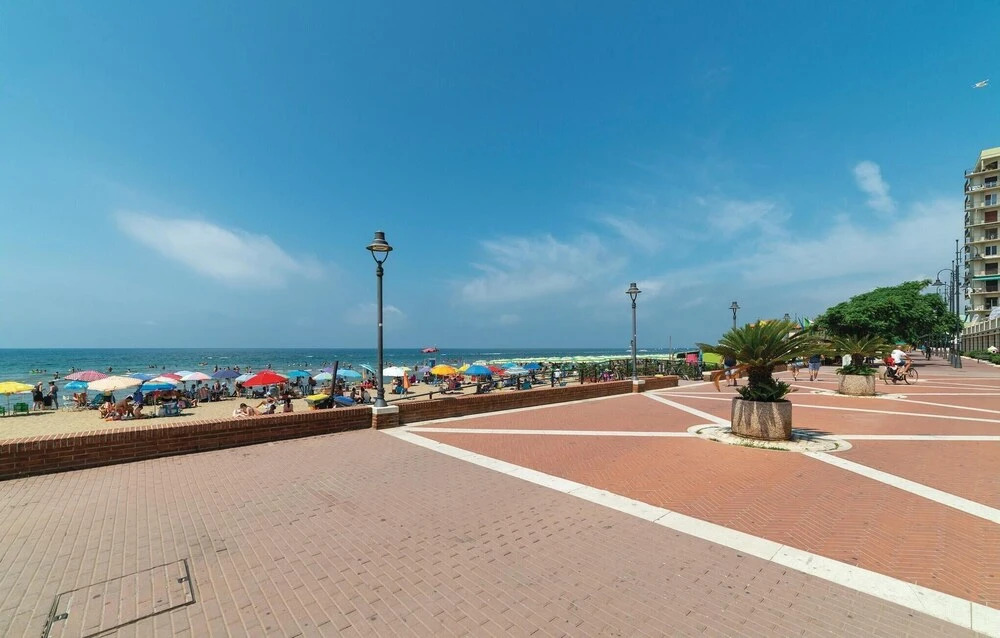 Nice Apartment in Follonica With 3 Bedrooms and Wifi