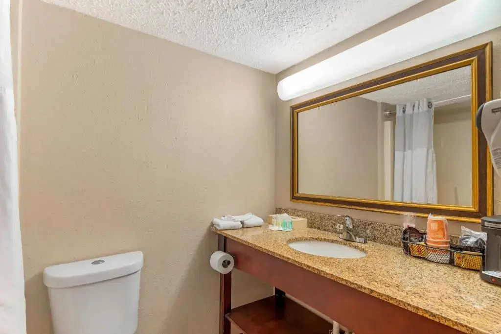 Ramada by Wyndham Lansing Hotel & Conference Center