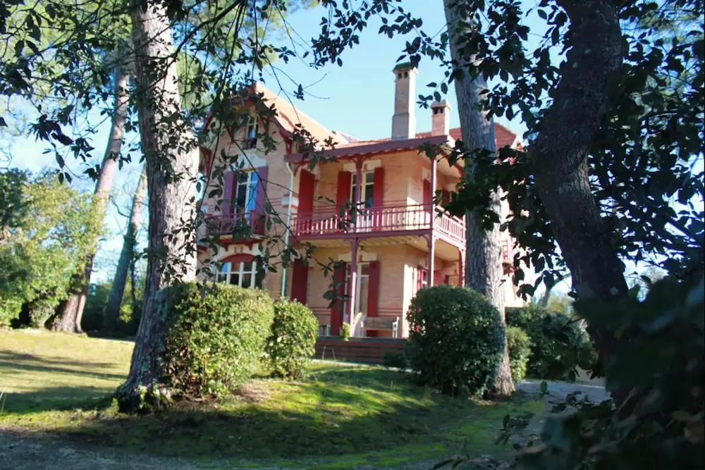 House With 10 Bedrooms in Arcachon, With Wonderful sea View, Enclosed Garden and Wifi
