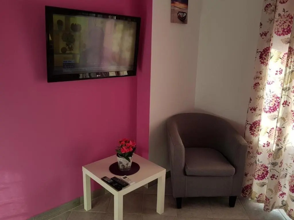 Trapeza Apartment and Studio