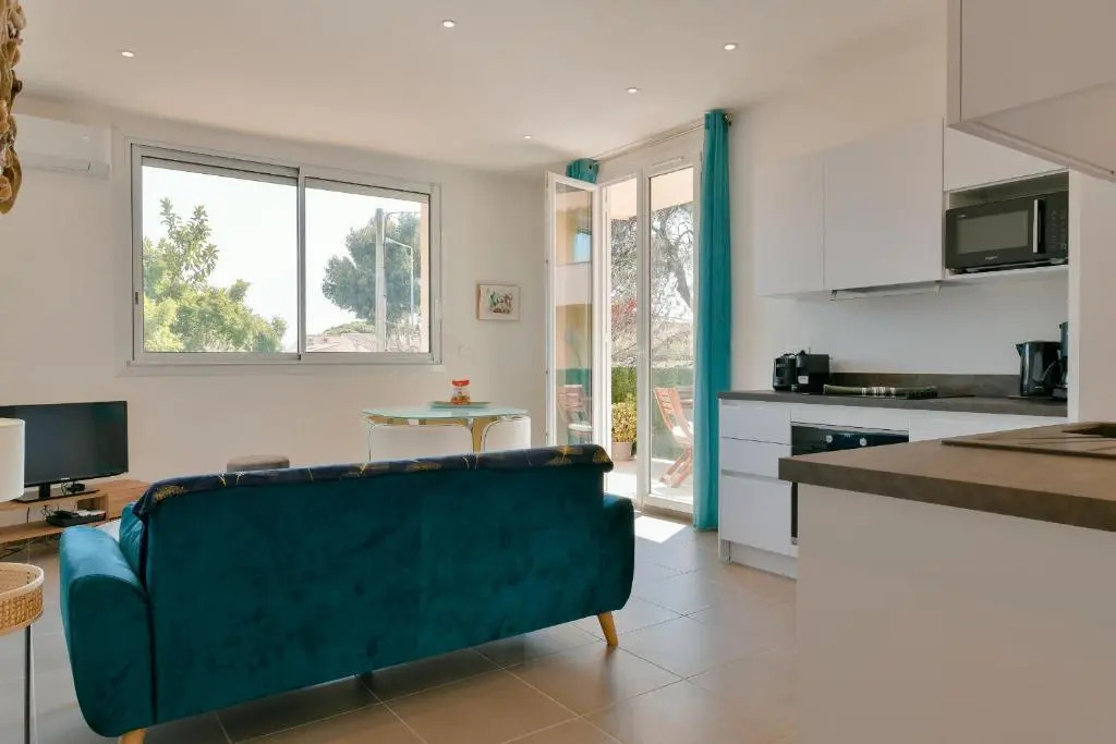 Appartement refait à neuf, proche plage et centre ville- Ajaccio-Parc Berthaut