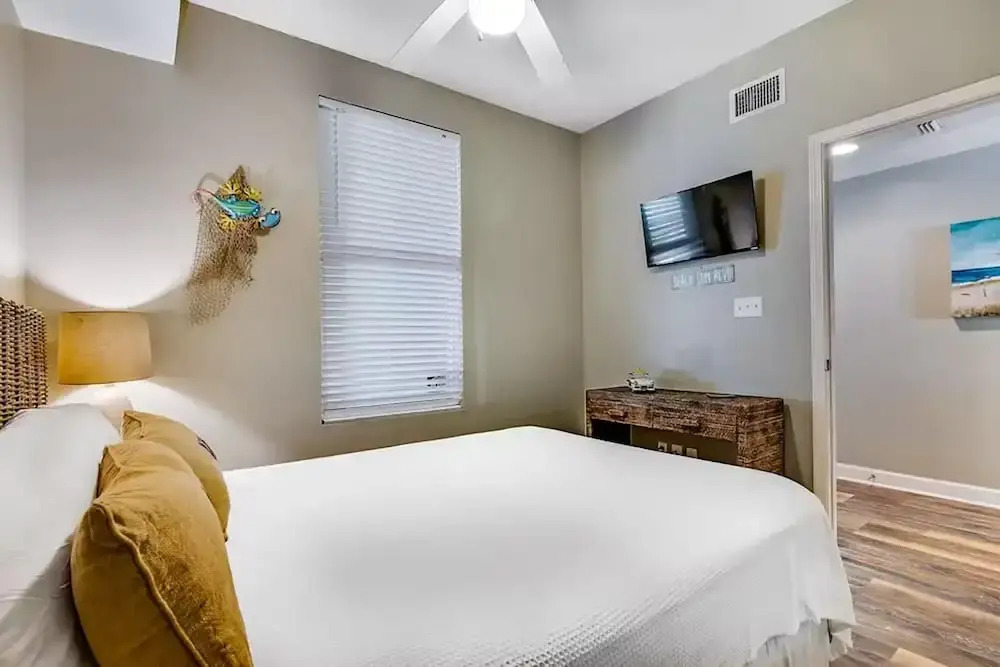 Grandview East 1002