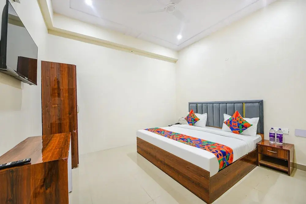 Fabhotel Palm Paradise