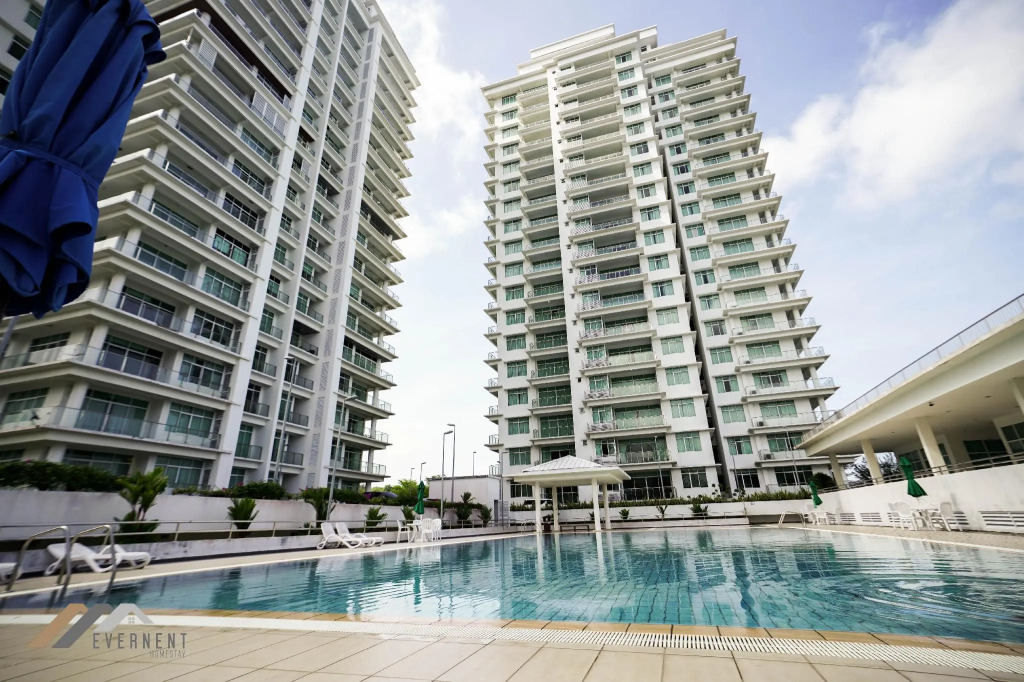 Bay Resort Penthouse by Evernent