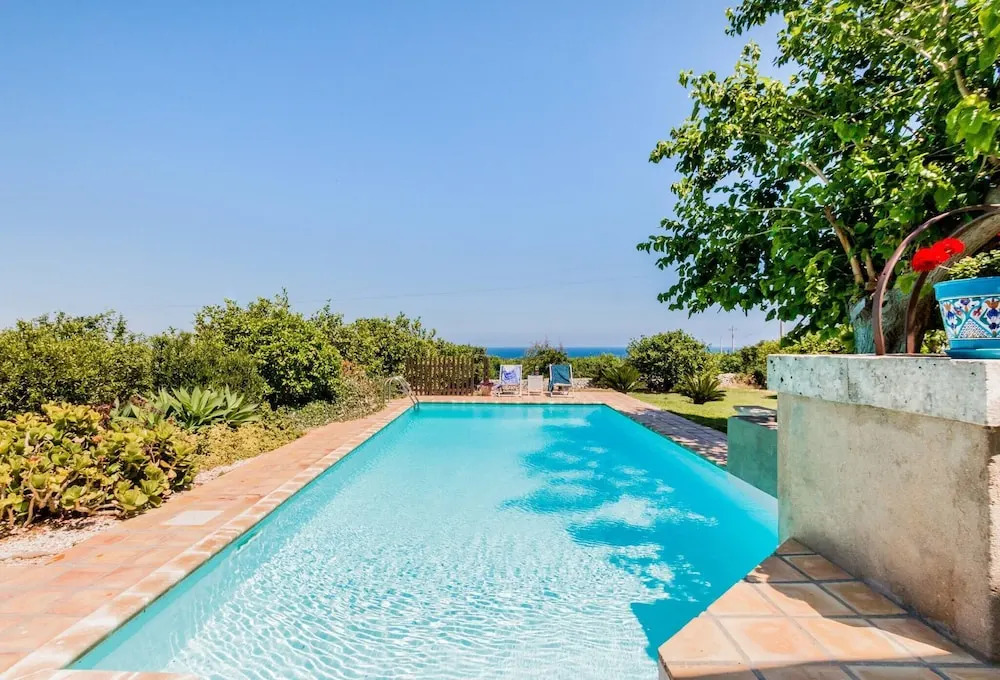 Authentic Sicilian Charm, pool, sea view, wi-fi & parking