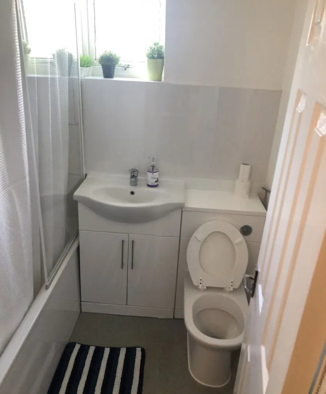 2 bedroom Apartment  Heathrow Airport