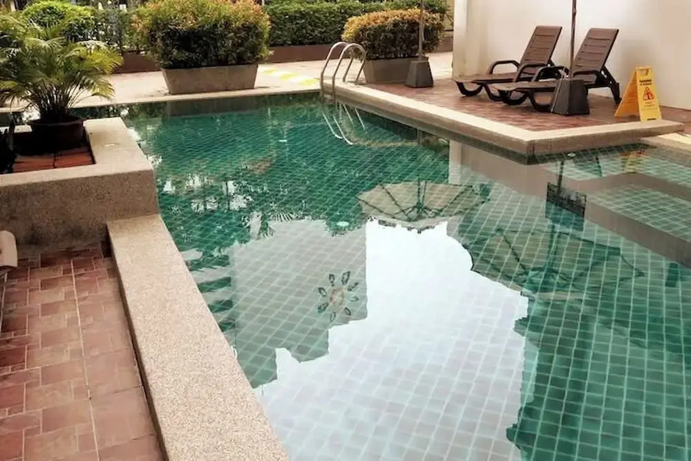6-49 - 1 Bdr Condo With Balcony and Shared Pool