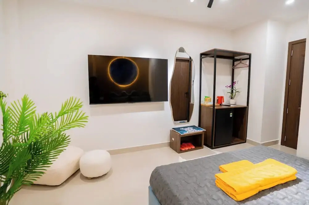 Mona Hotel
